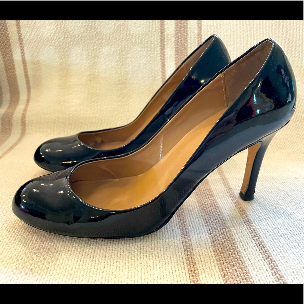 Ann Taylor signature black pump size 7.5
